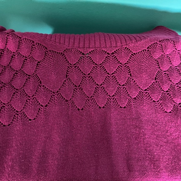 Fuschia sweater - Picture 2 of 8